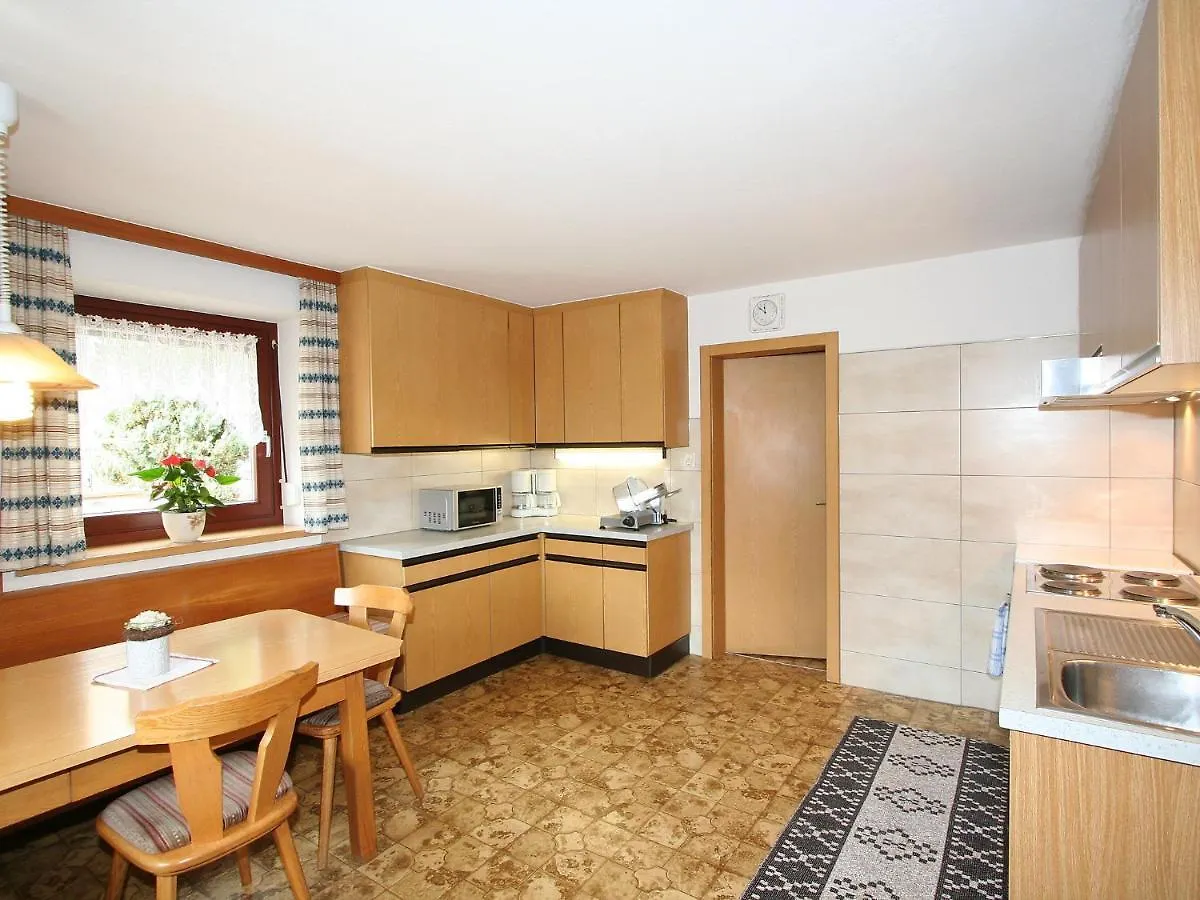 Holiday Home Raimund Ζόλντεν 0*,